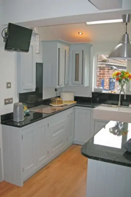 Tulip wood/MDF kitchen painting Hampshire